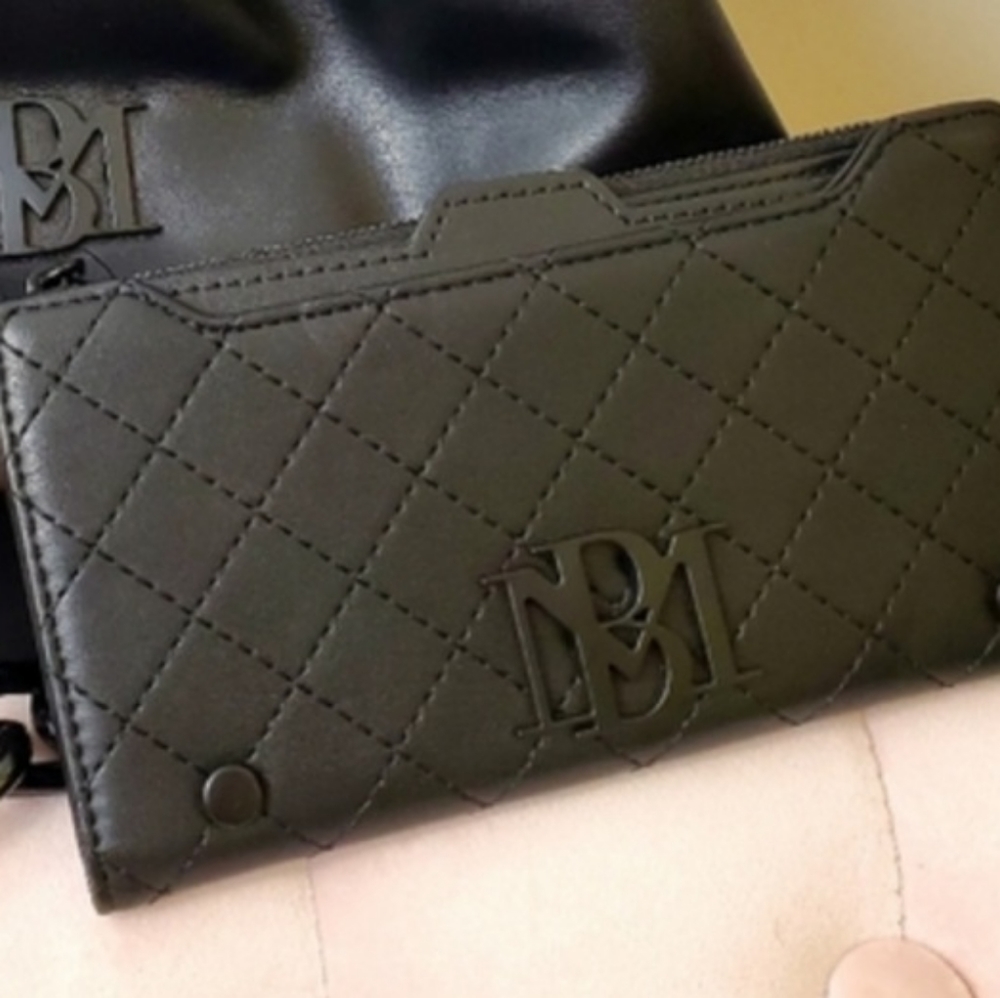 NWT Badgley Mischka Vegan Wallet